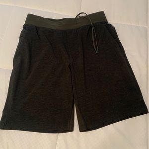 Men’s Lululemon workout shorts